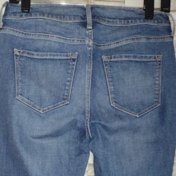 Old Navy Original, High Rise, ladies' Blue Denim Jeans, Tall, 28" Waist - Picture 5 of 11